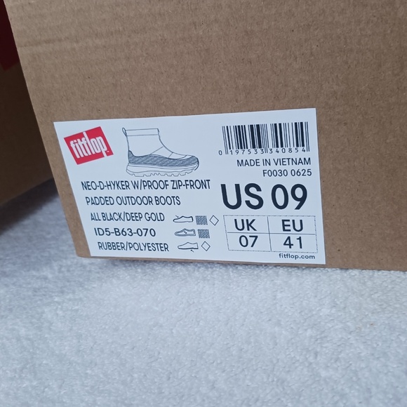 Boots - Picture 5 of 5